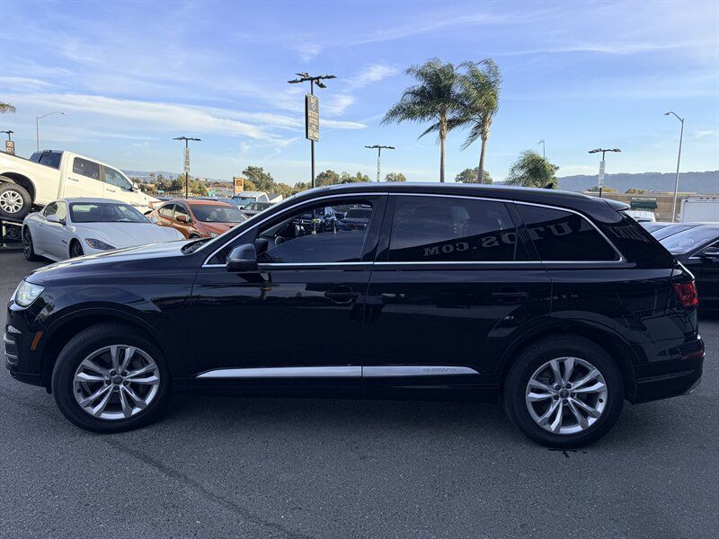 Used 2017 Audi Q7 3.0T Premium Plus w/ Premium Plus Package AWD/4WD image 4