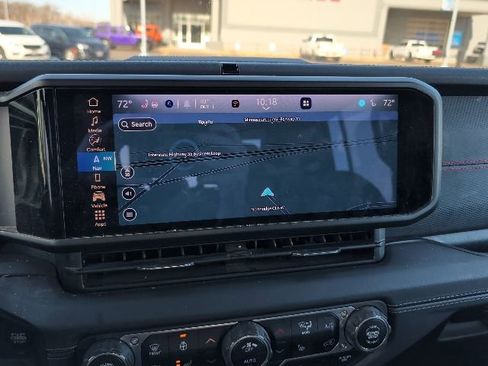 Used 2024 Jeep Gladiator Rubicon w/ Technology Group image 15