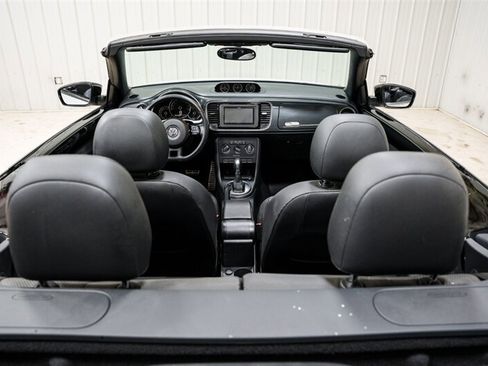 Used 2014 Volkswagen Beetle R-Line FWD image 12
