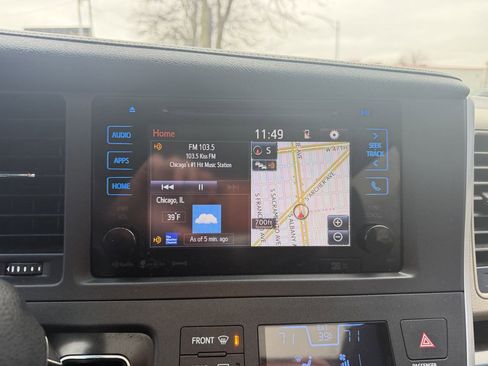 Used 2016 Toyota Sienna XLE w/ XLE Navigation Package image 31