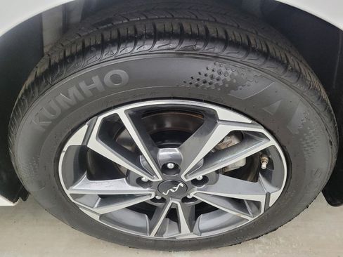 Used 2024 Kia Forte LXS image 31