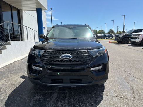 Used 2021 Ford Explorer XLT w/ Equipment Group 202A AWD/4WD image 3