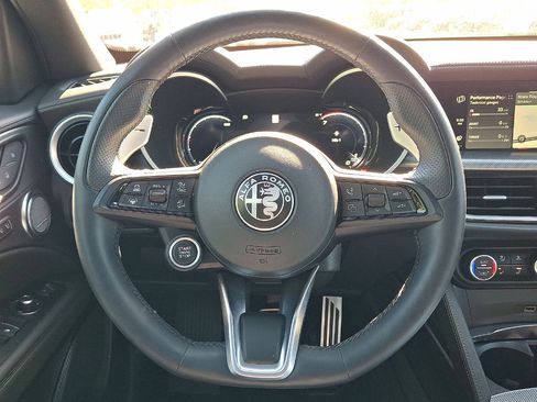 Used 2024 Alfa Romeo Stelvio Veloce AWD/4WD image 17