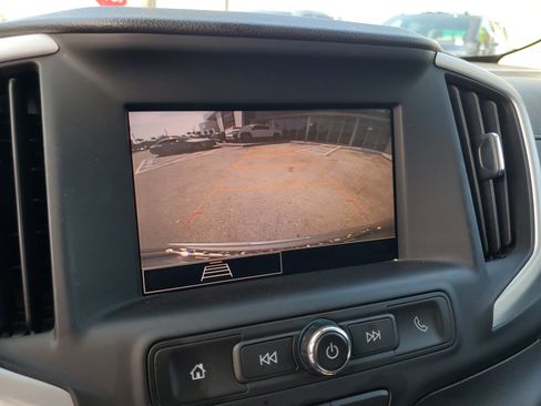 Used 2022 GMC Terrain SLE image 10