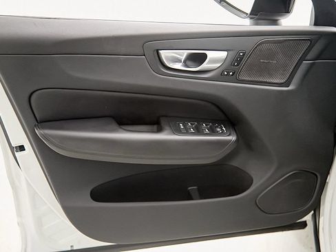 Used 2024 Volvo XC60 B5 Plus w/ Protection Package Premier AWD/4WD image 10