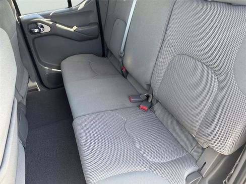 Used 2020 Nissan Frontier SV w/ Midnight Edition Floor Mats RWD image 31