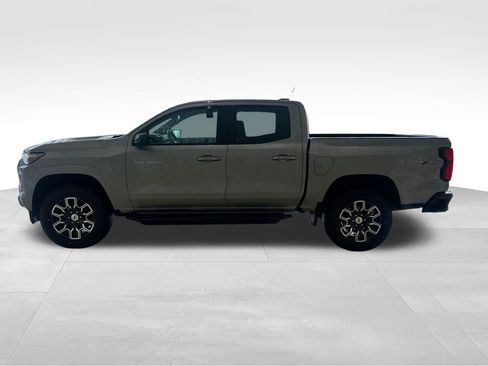 Used 2023 Chevrolet Colorado Z71 w/ Z71 Convenience Package 2 AWD/4WD image 2