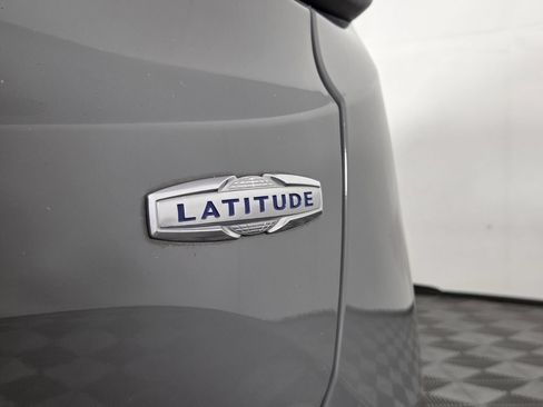 Used 2021 Jeep Renegade Latitude FWD image 27