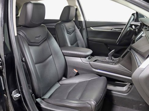 Used 2018 Cadillac XT5 Luxury image 25