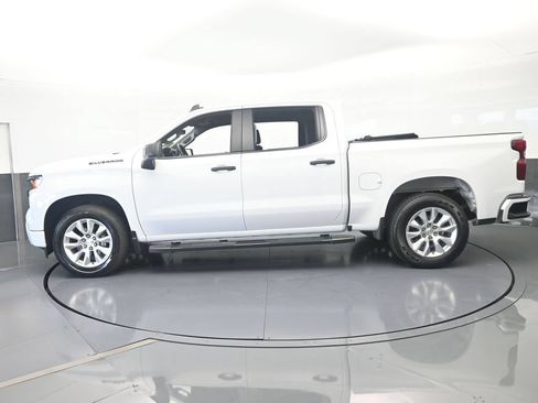 Used 2024 Chevrolet Silverado 1500 Custom RWD image 3
