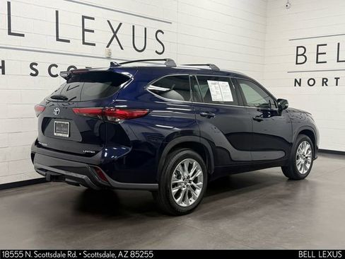 Used 2021 Toyota Highlander Limited image 4
