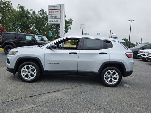 New 2025 Jeep Compass Sport image 2