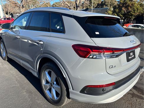 Used 2022 Audi Q4 e-tron Prestige image 4