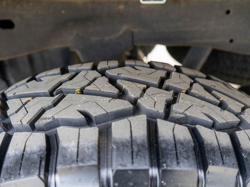 Used 2024 Chevrolet Silverado 2500 LT image 28