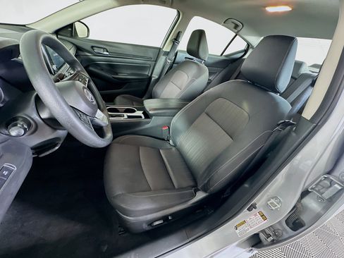 Used 2024 Nissan Altima 2.5 SV image 13
