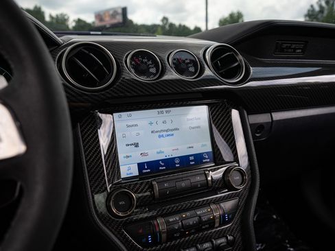 Used 2020 Ford Mustang Shelby GT500 w/ Technology Package RWD image 46