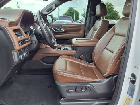 Used 2021 Chevrolet Tahoe High Country w/ Premium Package RWD image 17