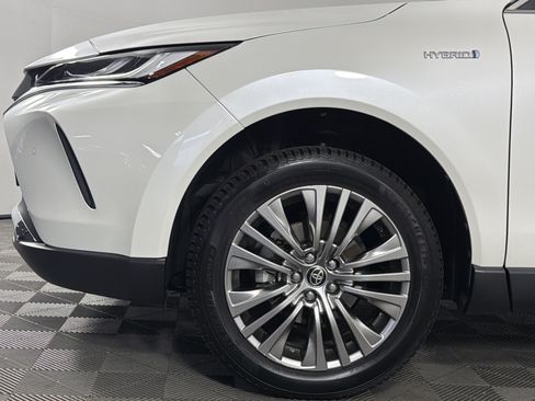 Used 2021 Toyota Venza XLE w/ Softex Package AWD/4WD image 7