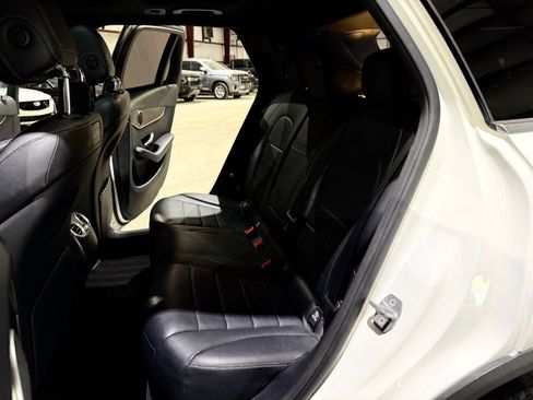 Used 2018 Mercedes-Benz GLC 300 image 18