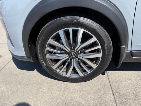 Used 2024 Nissan Kicks SV FWD image 10