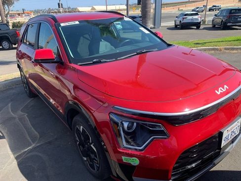 Certified 2023 Kia Niro Wind FWD image 3