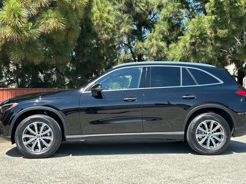 Used 2024 Mercedes-Benz GLC 300 image 8
