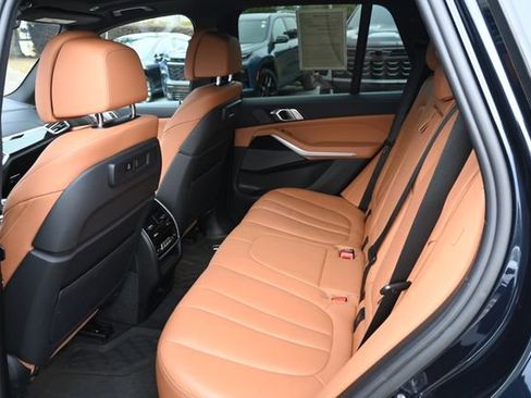 Used 2021 BMW X5 M50i w/ Dynamic Handling Package image 25