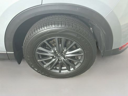 Used 2021 MAZDA CX-5 Touring FWD image 11