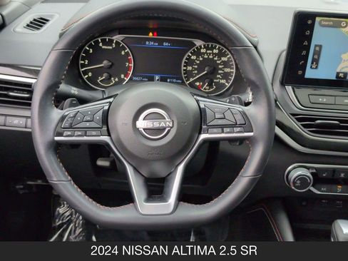 Used 2024 Nissan Altima 2.5 SR w/ SR Premium Package FWD image 12