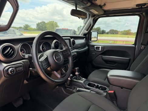 Used 2022 Jeep Gladiator Sport AWD/4WD image 32