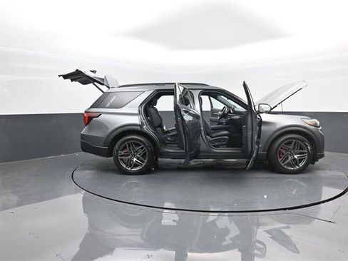 New 2026 Ford Explorer ST image 36