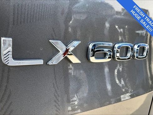Used 2025 Lexus LX 600 4WD w/ Luxury Package image 42