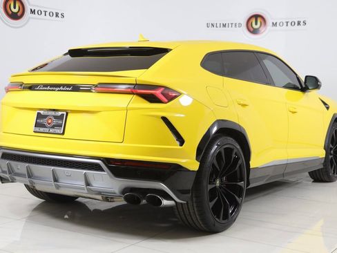 Used 2019 Lamborghini Urus image 3
