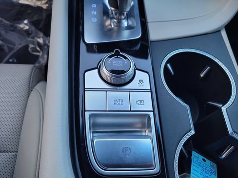 Used 2024 Genesis G70 2.5T AWD/4WD image 32