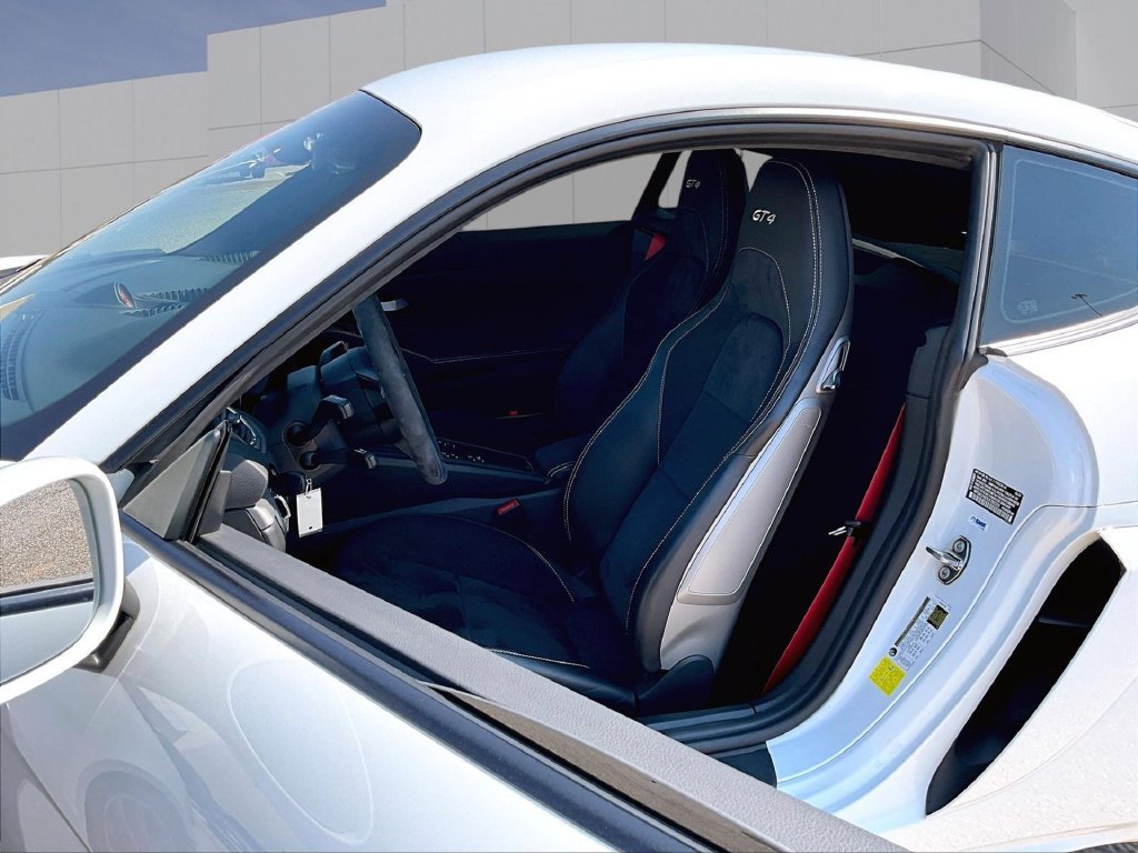 Certified 2020 Porsche 718 Cayman GT4 RWD image 5
