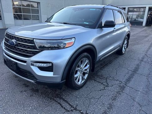Used 2021 Ford Explorer XLT w/ Equipment Group 202A RWD image 7