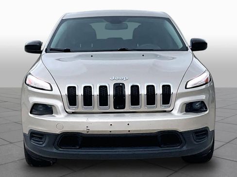 Used 2015 Jeep Cherokee Sport FWD image 4