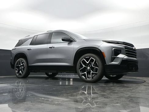 Used 2026 Chevrolet Traverse High Country w/ LPO, Floor Liner Package AWD/4WD image 40