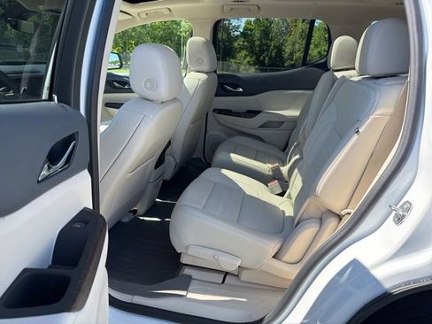 Used 2023 GMC Acadia Denali w/ Denali Ultimate Package AWD/4WD image 16