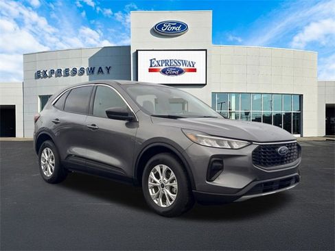 Used 2023 Ford Escape Active image 4