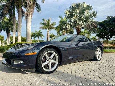 Used 2013 Chevrolet Corvette Coupe w/ 2LT Preferred Equipment Group RWD image 5