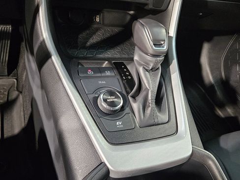 Certified 2025 Toyota RAV4 XLE Premium AWD/4WD image 33