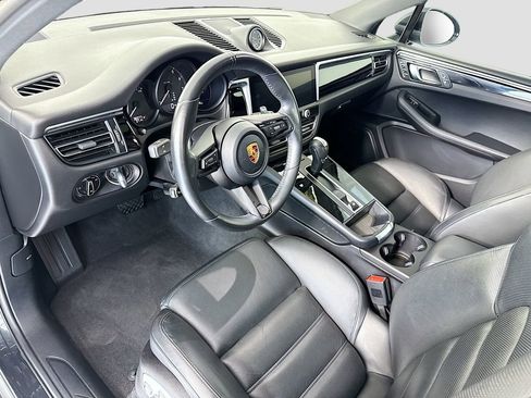 Used 2023 Porsche Macan AWD/4WD image 9