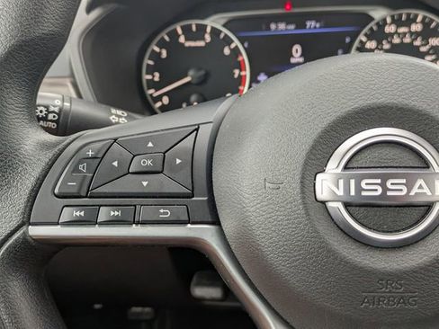 Used 2025 Nissan Altima 2.5 SV FWD image 17