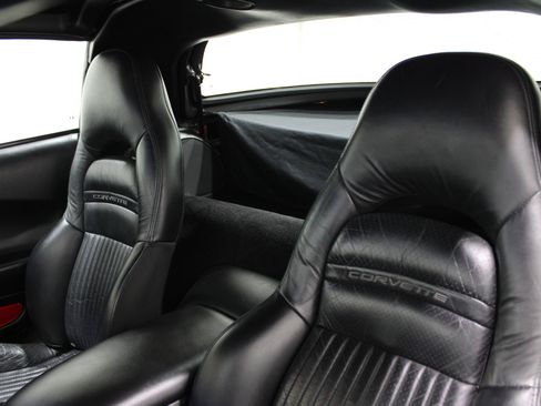 Used 2000 Chevrolet Corvette Hardtop w/ Memory Pkg image 5