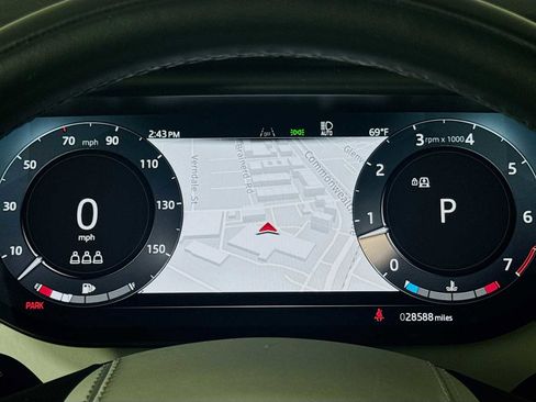 Used 2024 Land Rover Range Rover Sport SE image 13