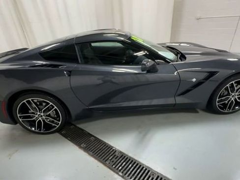 Used 2018 Chevrolet Corvette Stingray Coupe w/ 1LT image 9
