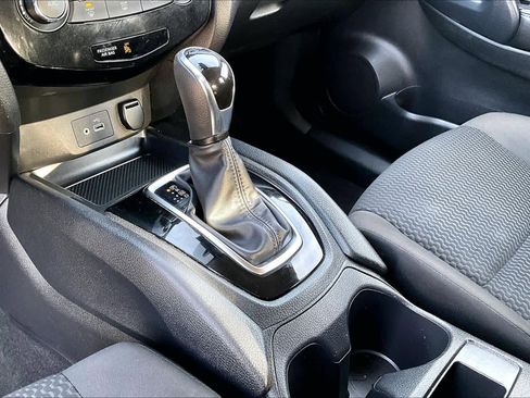 Used 2021 Nissan Rogue Sport S image 14