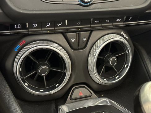 Used 2020 Chevrolet Camaro LT image 25