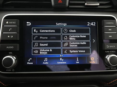 Used 2022 Nissan Versa SR w/ Convenience Package FWD image 18